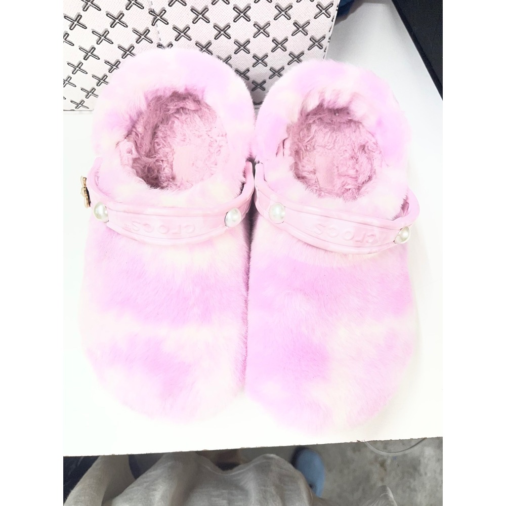 Crocs Classic Fuzz-Mania Pink Tie Dye Fur Clogs Pearl Flower Charms Womens 8